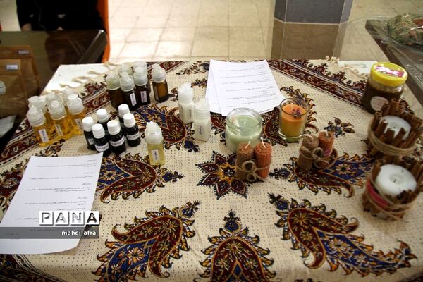 نمایشگاه خانواده ایرانی، تولیدات ایرانی در هنرستان فرزانگان شهرستان بهبهان