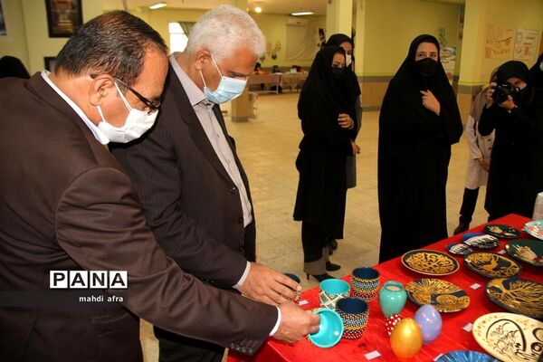 نمایشگاه خانواده ایرانی، تولیدات ایرانی در هنرستان فرزانگان شهرستان بهبهان