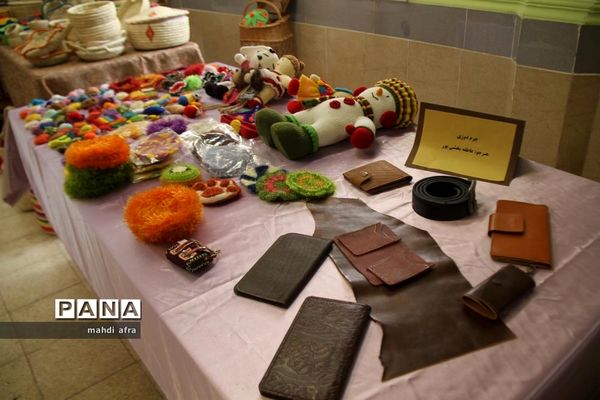 نمایشگاه خانواده ایرانی، تولیدات ایرانی در هنرستان فرزانگان شهرستان بهبهان