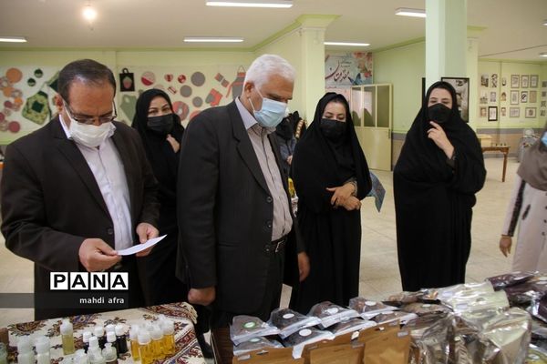 نمایشگاه خانواده ایرانی، تولیدات ایرانی در هنرستان فرزانگان شهرستان بهبهان