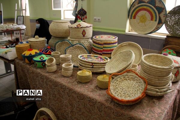نمایشگاه خانواده ایرانی، تولیدات ایرانی در هنرستان فرزانگان شهرستان بهبهان