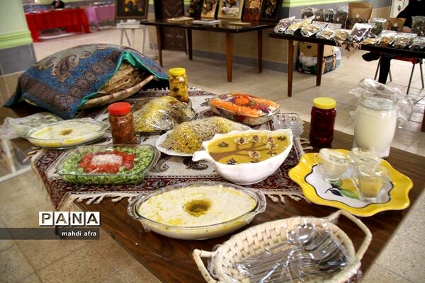 نمایشگاه خانواده ایرانی، تولیدات ایرانی در هنرستان فرزانگان شهرستان بهبهان