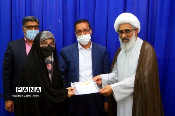 تقدیر امام جمعه شهرستان زابل از برگزیدگان جشنواره یاوران انقلاب
