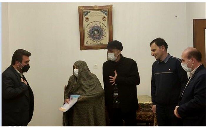 دیدار با خانواده شهدا موجب عزت و افتخار است
