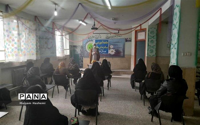 روابط پسندیده والدین سبب زندگی آرام فرزندان می‌شود