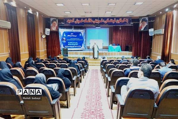 تبین بیانیه گام دوم انقلاب در شهرستان قرچک