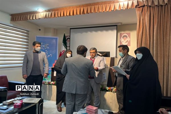 مراسم سپاس مربی در آموزش و پرورش رودهن