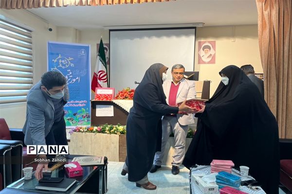 مراسم سپاس مربی در آموزش و پرورش رودهن