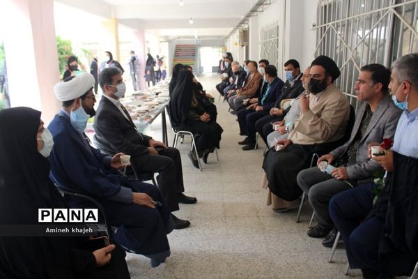 نمایشگاه آثار هنری دانش‌آموزان در بوشهر