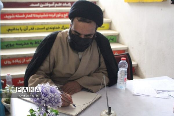 نمایشگاه آثار هنری دانش‌آموزان در بوشهر