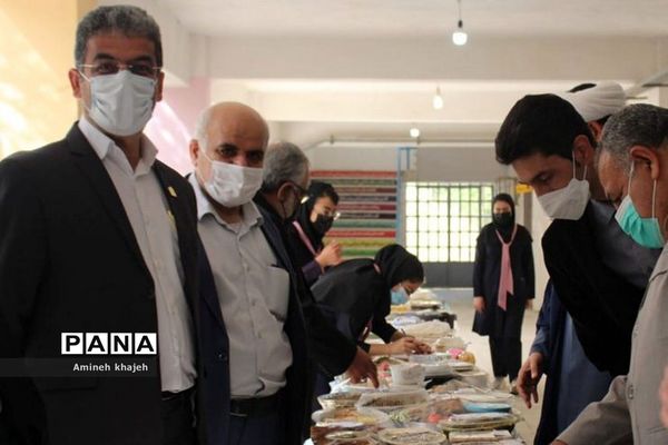 نمایشگاه آثار هنری دانش‌آموزان در بوشهر