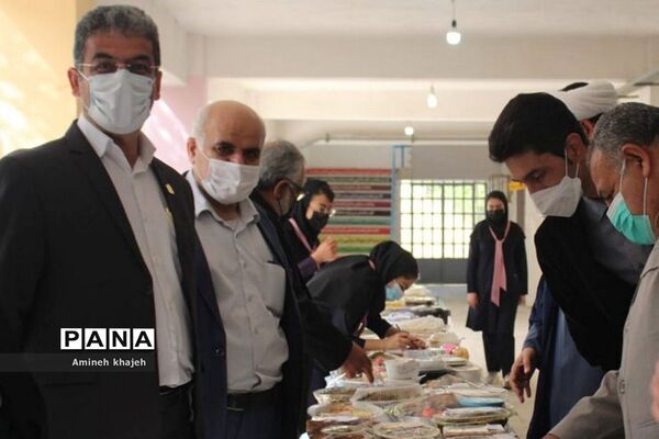 نمایشگاه آثار هنری دانش‌آموزان در بوشهر