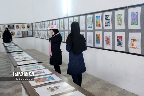 نمایشگاه آثار هنری دانش‌آموزان در بوشهر