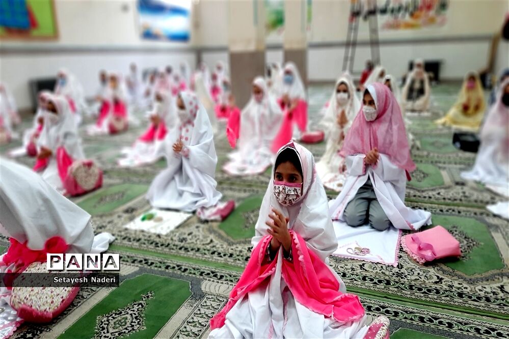 جشن تکلیف دانش‌آموزان دختر دبستان کودک مسلمان قرچک