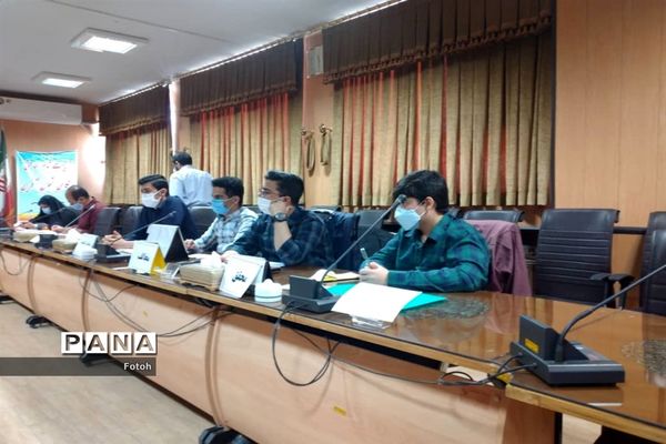 برگزاری مسابقات مناظره دانش‌آموزی در ناحیه 2 استان اصفهان