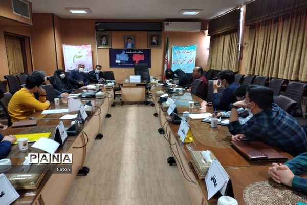 برگزاری مسابقات مناظره دانش‌آموزی در ناحیه 2 استان اصفهان