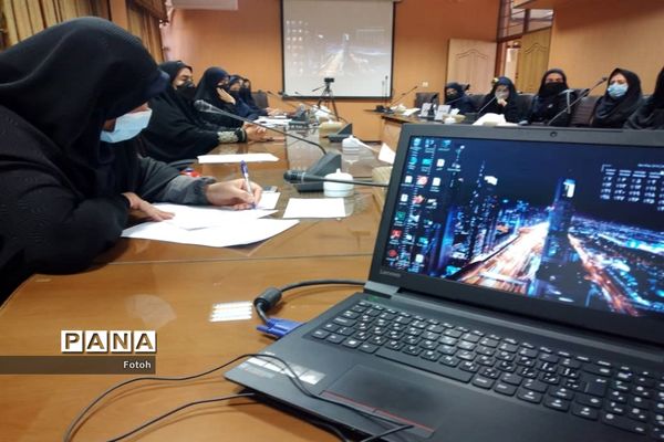 برگزاری مسابقات مناظره دانش‌آموزی در ناحیه 2 استان اصفهان