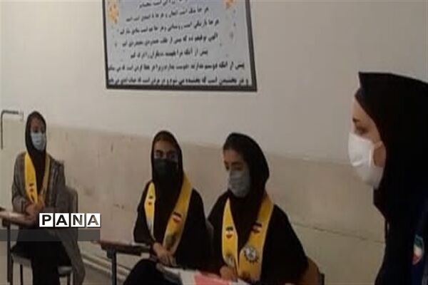برگزاری مسابقات مناظره دانش‌آموزی شهرستان سمیرم اصفهان