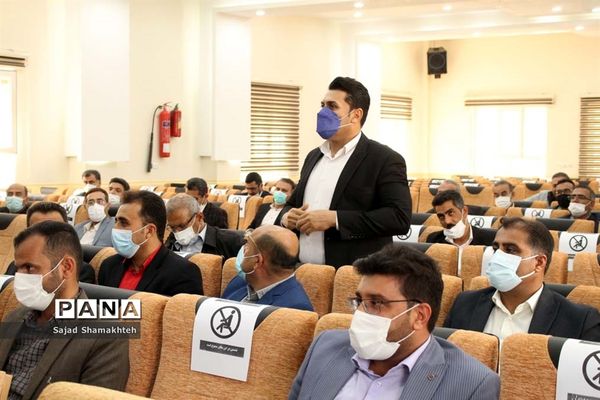 نشست معاون پارلمانی وزارت آموزش و پرورش با راهبران آموزشی استان در اهواز