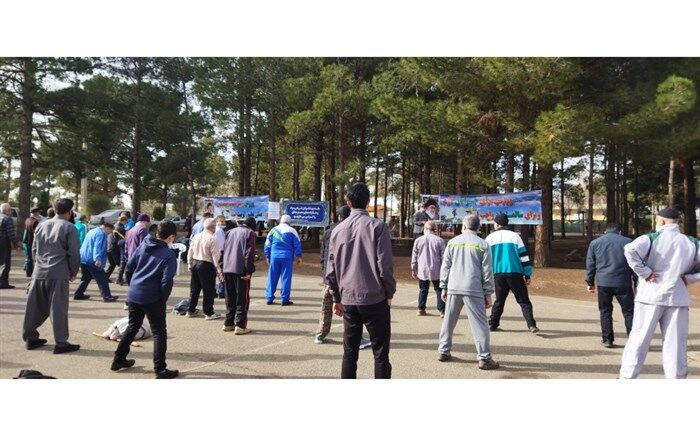 برگزاری همایش پیاده روی خانوادگی پیشکسوتان سپاه قم