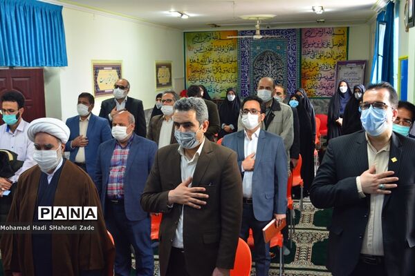 مراسم تقدیر از همکاران حوزه پرورشی مدارس و اداره ناحیه یک مشهد مقدس