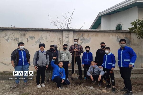 مشارکت دانش‌آموزان گلوگاهی در هفته منابع طبیعی