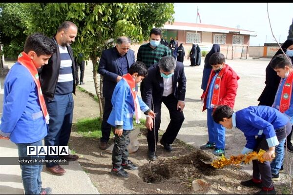 مشارکت دانش‌آموزان گلوگاهی در هفته منابع طبیعی