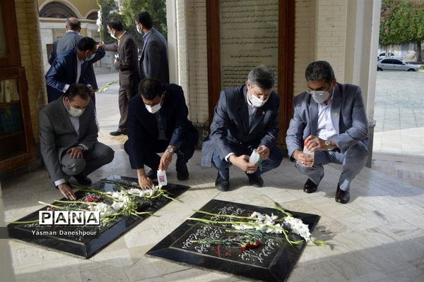 تجدید میثاق سرپرست معاونت پرورشی و فرهنگی وزارت آموزش و پرورش با آرمان های مقدس شهدا در بوشهر