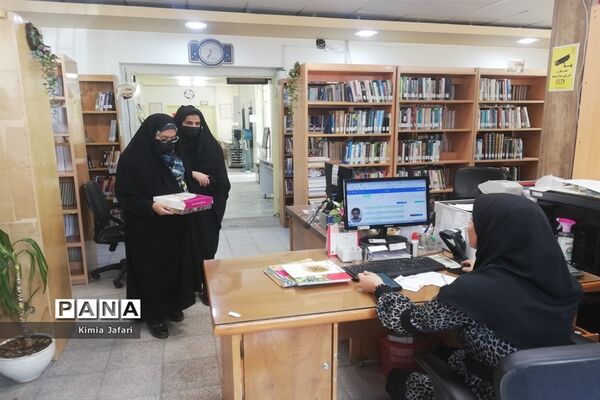 گردشگری اعضای هیات رئیسه دختران مجلس دانش‌آموزی کاشمر  در باغ دانایی