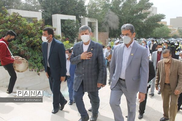 همایش تجلیل از طلایه داران تربیت در بوشهر