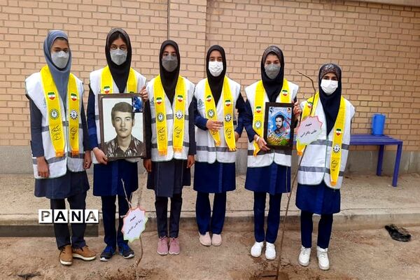 برگزاری مراسم جشن نیکوکاری  و روز درختکاری در شهرستان ورزنه
