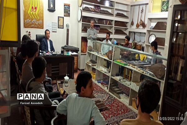 بازدید معاون پرورشی اداره آموزش و پرورش کاشمر از گروه سرود منتخب جشنواره فجر