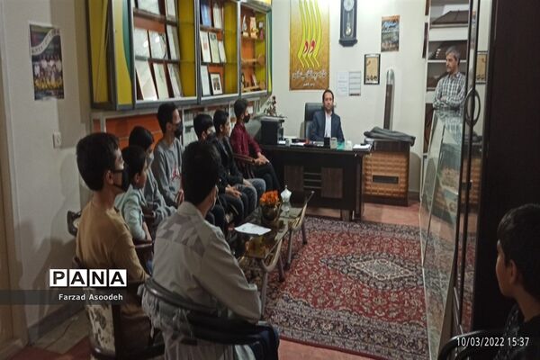 بازدید معاون پرورشی اداره آموزش و پرورش کاشمر از گروه سرود منتخب جشنواره فجر