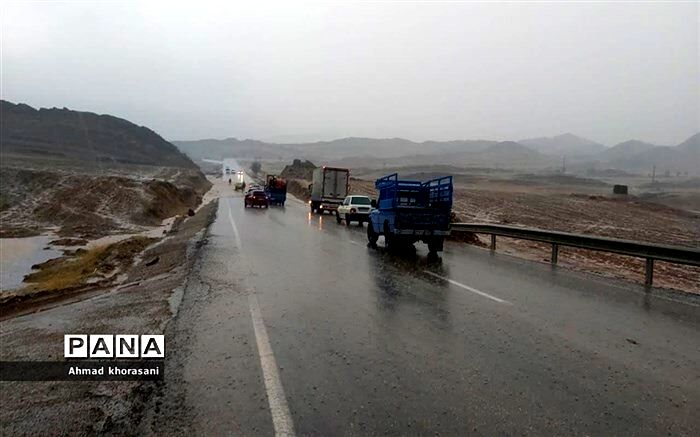 رگبار باران و وزش باد شدید در تهران