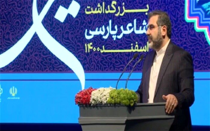 نظامی یکی از محورهای وحدت‌آفرین برای اعتلای فرهنگ کشور است