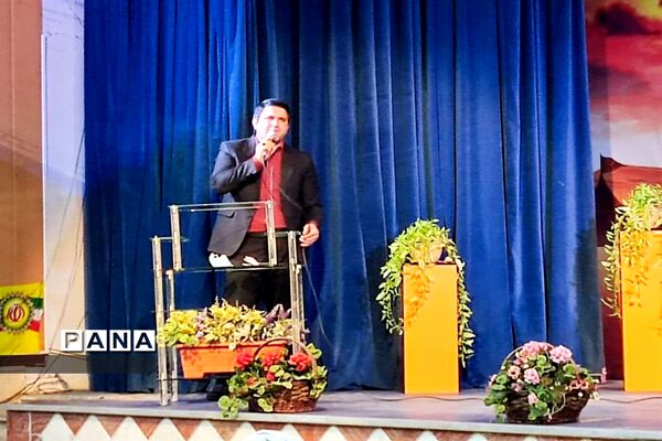 تقدیر از مشاوران پرتلاش منطقه ۱۵