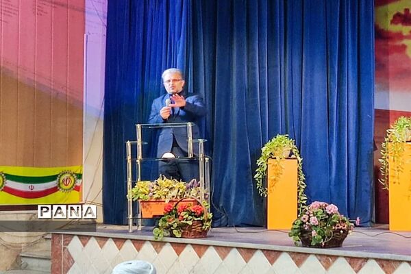 تقدیر از مشاوران پرتلاش منطقه ۱۵