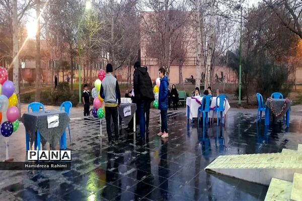 برگزاری غرفه‌های فرهنگی اجتماعی مهر ولایت در محله کیانشهر منطقه ۱۵