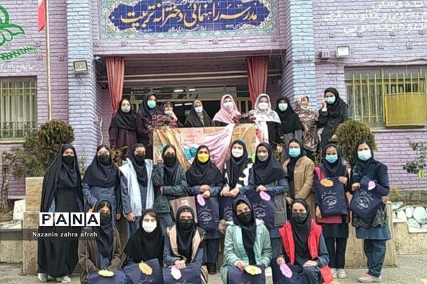 مراسم تقدیر از دانش‌آموزان و دبیران مدرسه تربیت رودهن