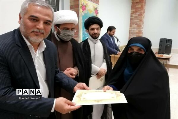 اختتامیه نخستین نمایشگاه کیک، شیرینی، شکلات و دسرهای خانگی در اسلامشهر