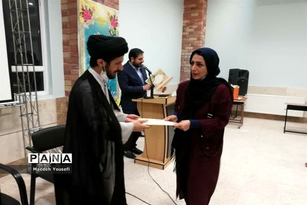 اختتامیه نخستین نمایشگاه کیک، شیرینی، شکلات و دسرهای خانگی در اسلامشهر