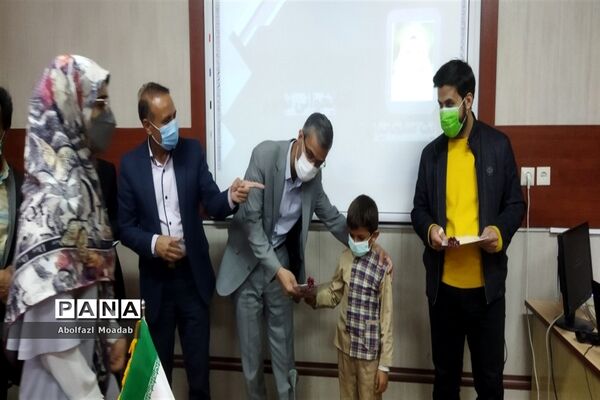 تجلیل از دانش‌آموزان برتر، خلیل آبادی