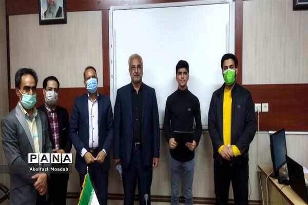 تجلیل از دانش‌آموزان برتر، خلیل آبادی