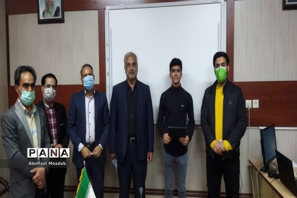 تجلیل از دانش‌آموزان برتر، خلیل آبادی