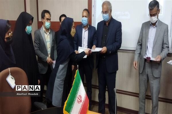 تجلیل از دانش‌آموزان برتر، خلیل آبادی