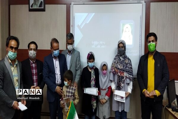 تجلیل از دانش‌آموزان برتر، خلیل آبادی