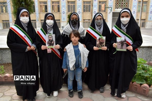 بزرگداشت شهدا در دبیرستان شاهد حجاب منطقه ۱۳
