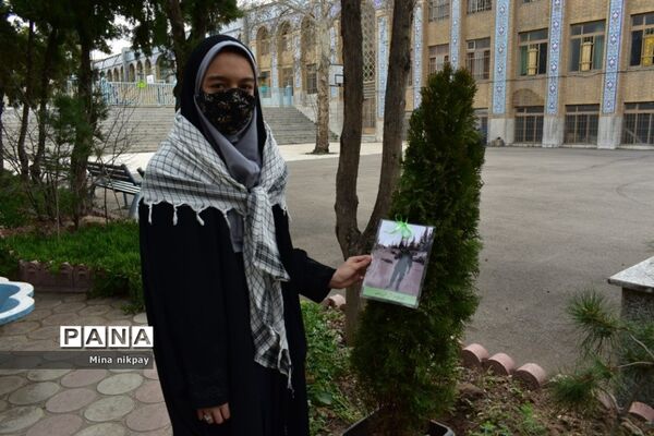 بزرگداشت شهدا در دبیرستان شاهد حجاب منطقه ۱۳