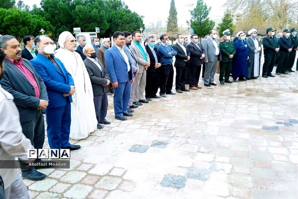 مراسم غبار روبی مزار شهدای آرمیده در کاشمر