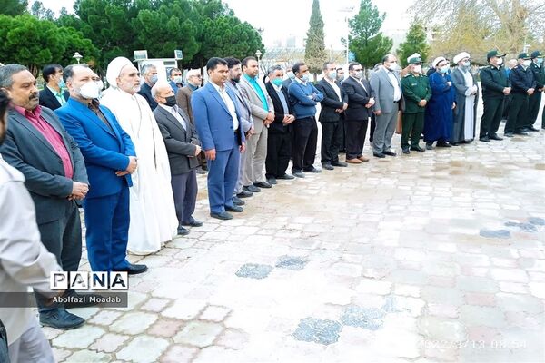 مراسم غبار روبی مزار شهدای آرمیده در کاشمر